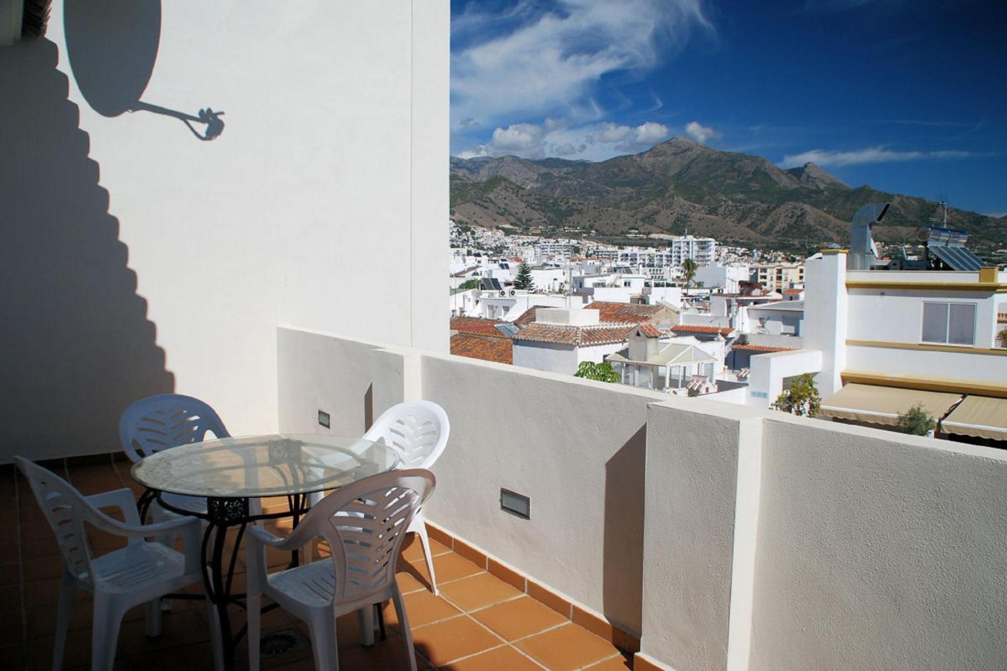 Apartamentos Plaza Nerja Bagian luar foto