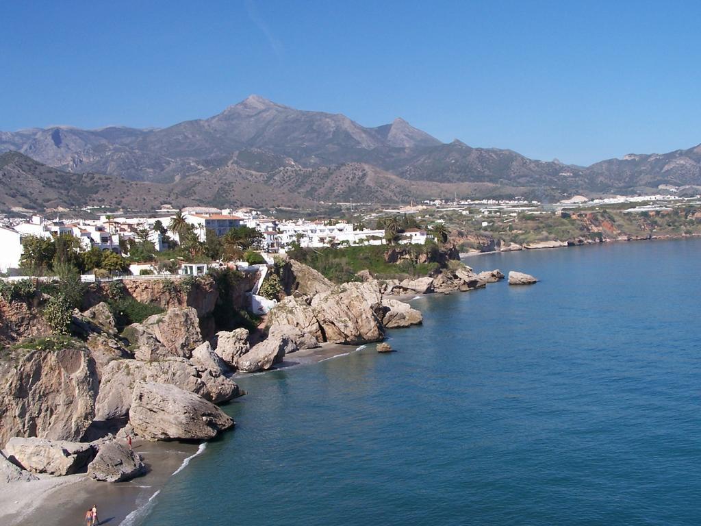 Apartamentos Plaza Nerja Bagian luar foto
