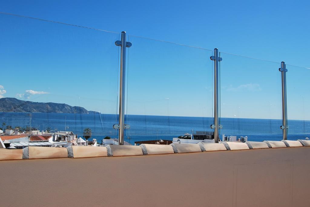 Apartamentos Plaza Nerja Bagian luar foto