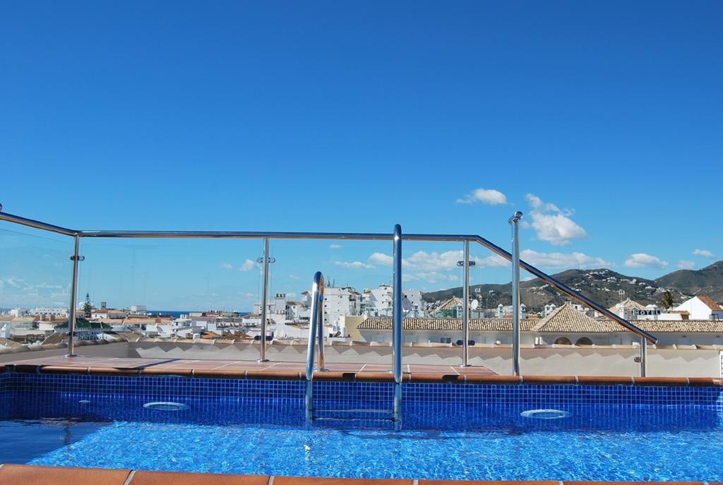 Apartamentos Plaza Nerja Bagian luar foto