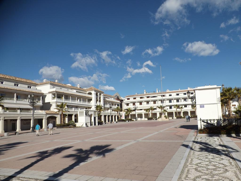 Apartamentos Plaza Nerja Bagian luar foto